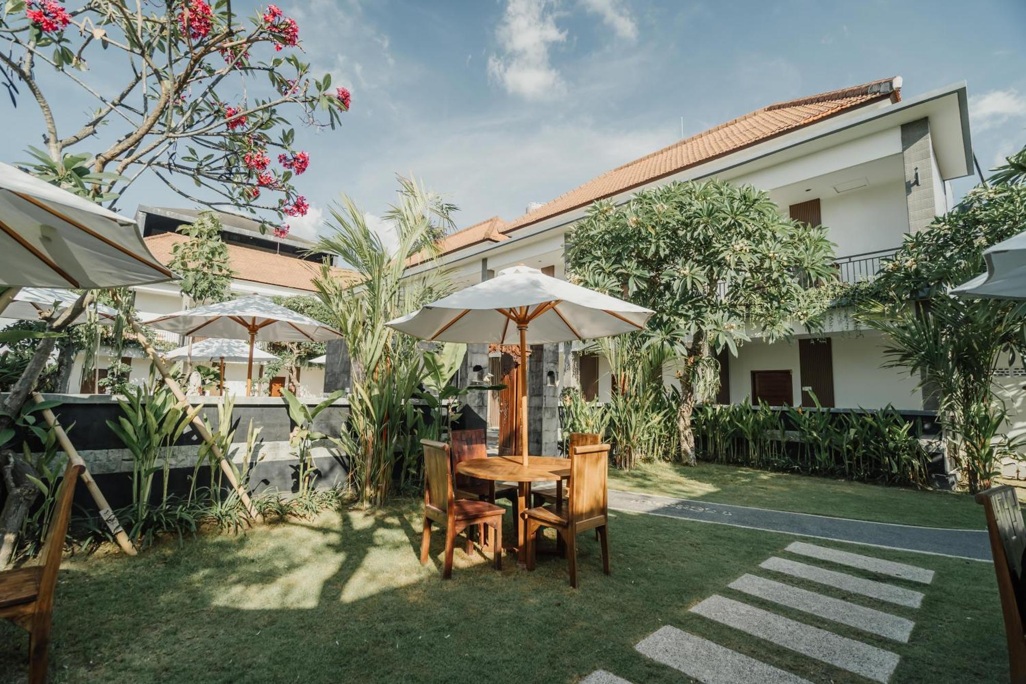 You Suite Seminyak Legian Exterior foto