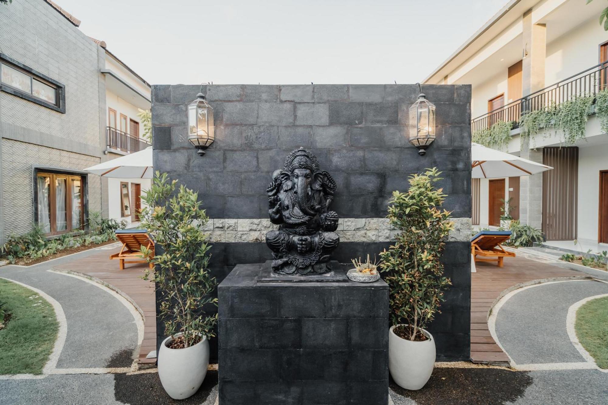 You Suite Seminyak Legian Exterior foto
